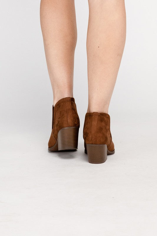 Cognac GWEN Suede Ankle Boots