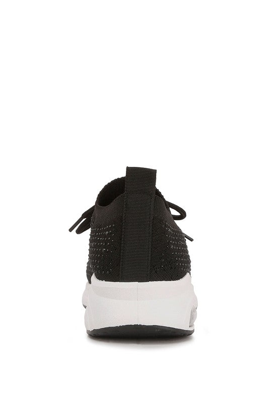 Zapatillas deportivas con cordones y adornos de tachuelas Elizha