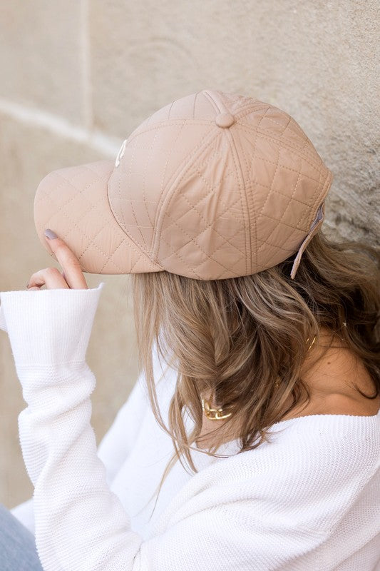 Gorra acolchada con corona
