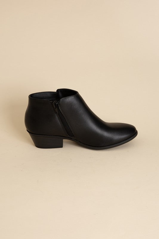 Black Mug Ankle Boots