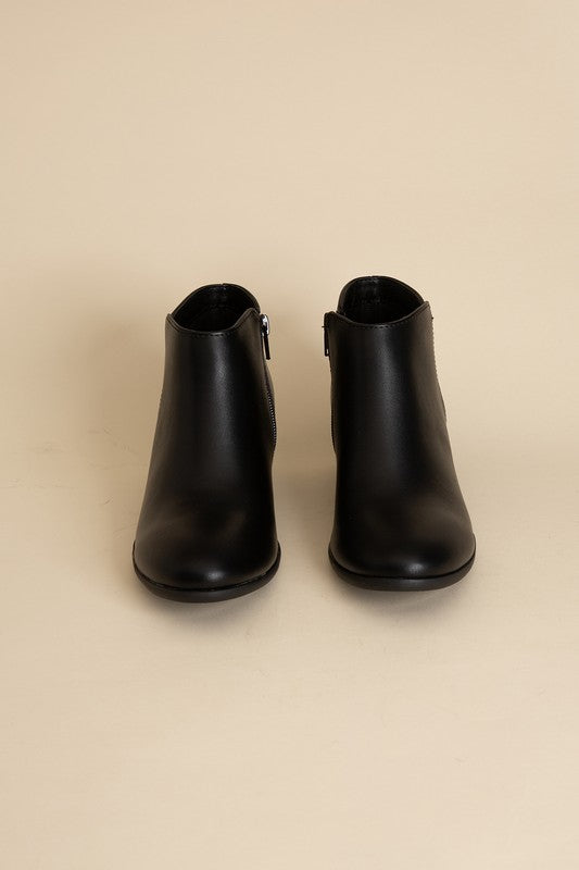 Black Mug Ankle Boots