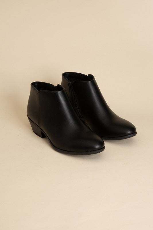 Black Mug Ankle Boots