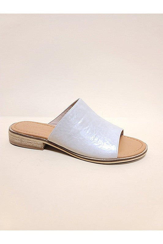 CREAM OPEN TOE CASUAL SANDALS