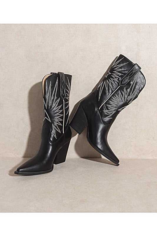 Black COWBOY BOOTS WITH STITCHING