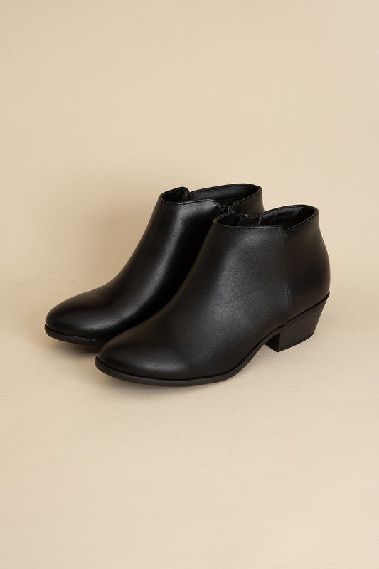 Black Mug Ankle Boots