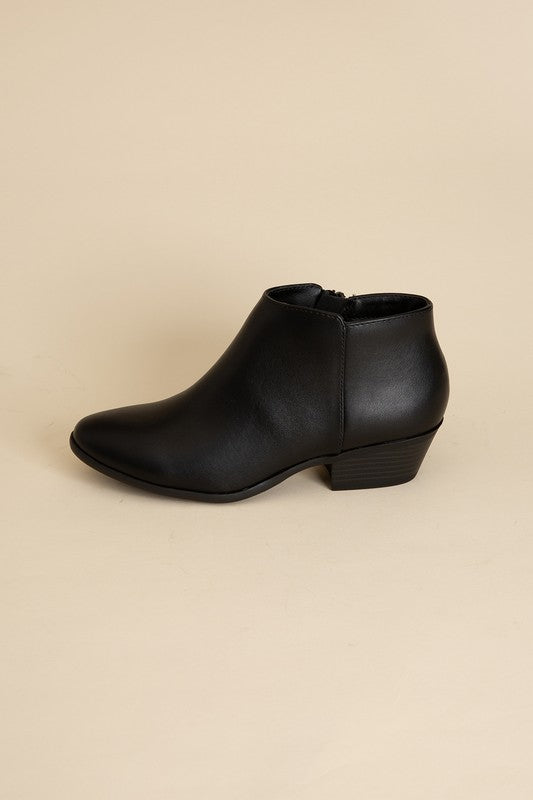 Black Mug Ankle Boots